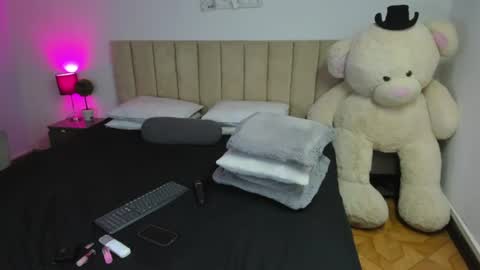 Keyla Gomez online show from 07-26-26, 12:45