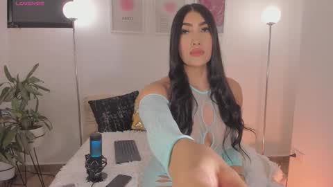  IG  LAUKEY  online show from 12-17-25, 03:12