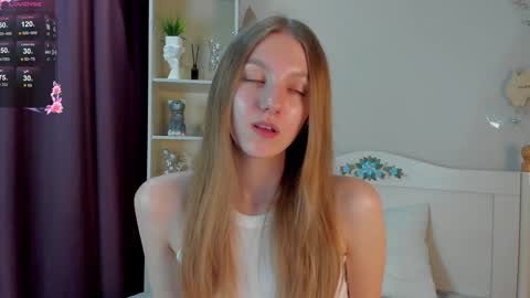 Snapshot of keylalong chatting on 01-20-25, 11:35 Hi Im Mary Glad to see you in my room PVT is open online show from 01-20-25, 11:35