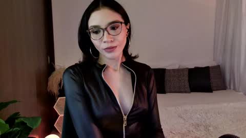 Keyla online show from 12-19-24, 09:49