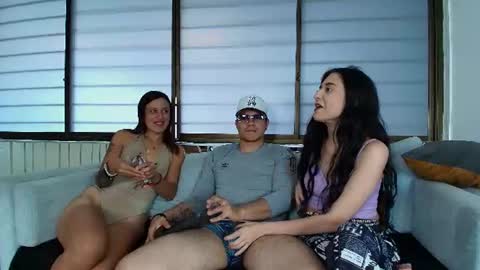 Snapshot of keylamonroy1 chatting on 07-28-26, 04:39 Keyla Megan and Loly online show from 07-28-26, 04:39