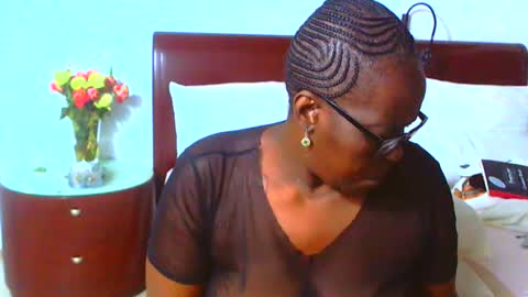 Snapshot of keysenbaexx19 chatting on 03-25-26, 04:07 keysenbarxx19 online show from 03-25-26, 04:07