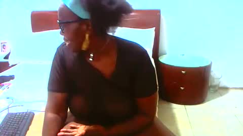 Snapshot of keysenbaexx19 chatting on 04-19-26, 03:44 keysenbarxx19 online show from 04-19-26, 03:44