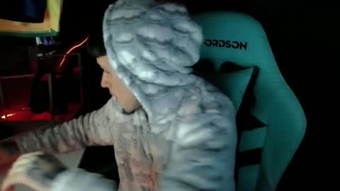 Snapshot of khalifa_g chatting on 02-07-26, 10:52 Charles365 online show from 02-07-26, 10:52