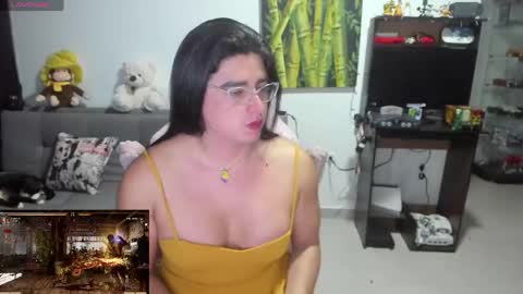 Snapshot of khalifa_gold chatting on 04-09-26, 06:52 Khalifa Kasumi online show from 04-09-26, 06:52
