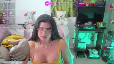 Snapshot of khalifa_gold chatting on 04-28-26, 06:29 Khalifa Kasumi online show from 04-28-26, 06:29