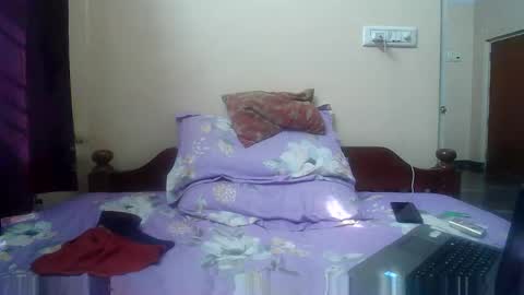 Snapshot of khan3043 chatting on 03-11-26, 09:37 Khan3043 online show from 03-11-26, 09:37