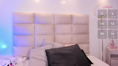 KHLOE online show from 12-17-24, 02:33