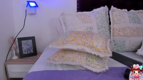 Snapshot of khloe_cutee chatting on 12-28-24, 11:16 Khloe Cute online show from 12-28-24, 11:16