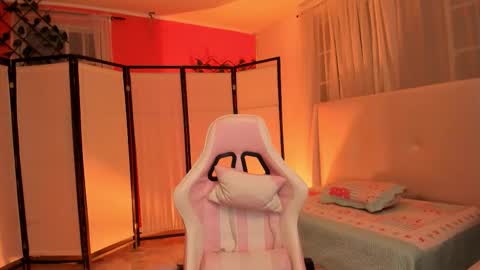 Khloe online show from 11-12-25, 02:34