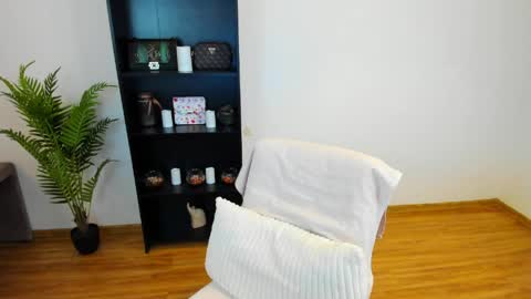 Khloe online show from 03-29-26, 01:22