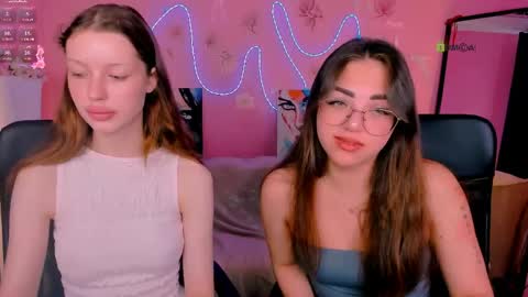 Snapshot of khloebeauty chatting on 06-01-26, 06:04 khloebeauty online show from 06-01-26, 06:04