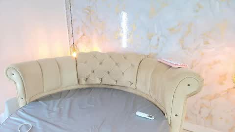 Khloe online show from 04-24-26, 05:21