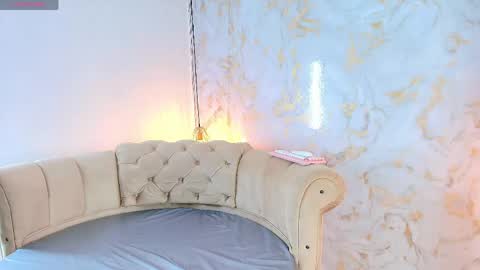 Snapshot of khloeblake chatting on 05-19-26, 04:52 Khloe online show from 05-19-26, 04:52
