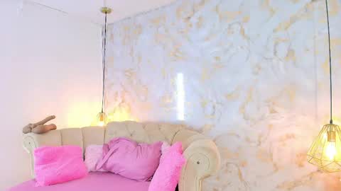 Snapshot of khloeblake chatting on 06-04-26, 11:49 Khloe online show from 06-04-26, 11:49