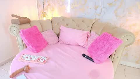 Snapshot of khloeblake chatting on 06-05-26, 05:47 Khloe online show from 06-05-26, 05:47