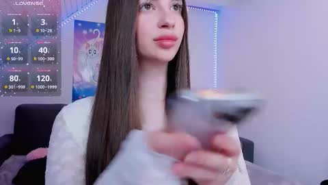 Snapshot of khloeforever chatting on 10-21-25, 08:31 khloe online show from 10-21-25, 08:31