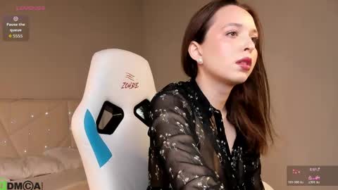 Ellie online show from 05-17-26, 02:42