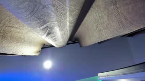    N         M online show from 11-12-25, 11:32