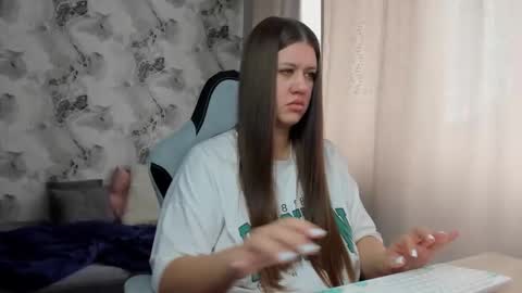 kianna_dior_ online show from 04-18-26, 09:46