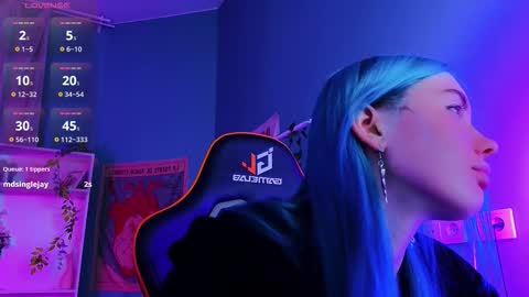 Kira online show from 09-22-25, 08:55