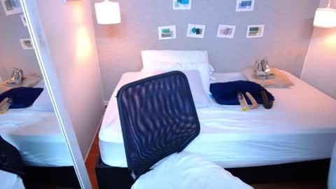 Snapshot of kiara_evanss chatting on 02-26-25, 01:11 Kiara online show from 02-26-25, 01:11