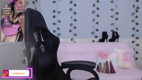 Kiara online show from 11-15-25, 08:55