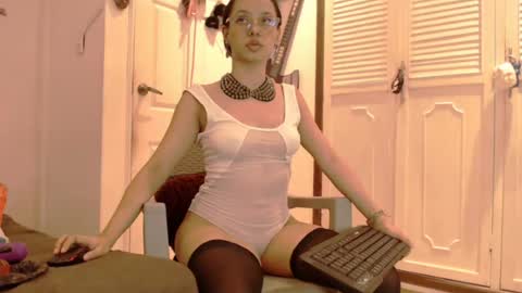 Snapshot of kiaralenon chatting on 07-26-26, 10:16 kiaralenon online show from 07-26-26, 10:16