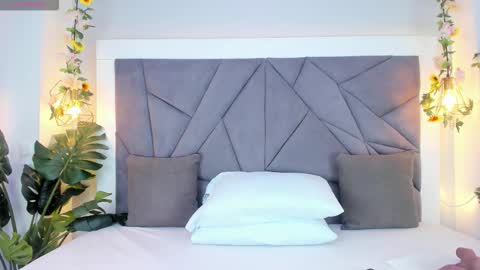 kiarha  online show from 11-25-25, 03:06