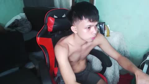 Snapshot of kiel_asianboy chatting on 05-22-26, 05:07 EJ online show from 05-22-26, 05:07