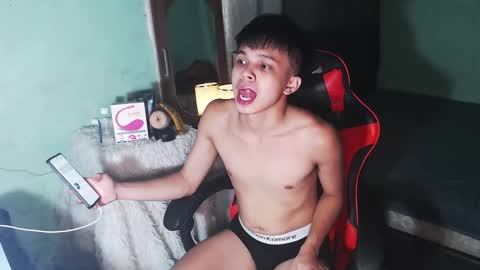 Snapshot of kiel_asianboy chatting on 05-25-26, 08:53 EJ online show from 05-25-26, 08:53