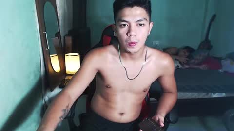 Snapshot of kiel_asianboy chatting on 05-29-26, 08:18 EJ online show from 05-29-26, 08:18