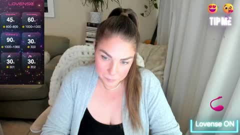 Snapshot of kierareines chatting on 04-12-26, 01:54 Kiera Reines online show from 04-12-26, 01:54