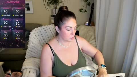 Snapshot of kierareines chatting on 05-20-26, 03:13 Kiera Reines online show from 05-20-26, 03:13