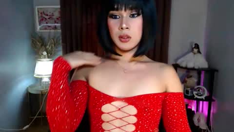 Im Mia online show from 10-11-25, 02:48