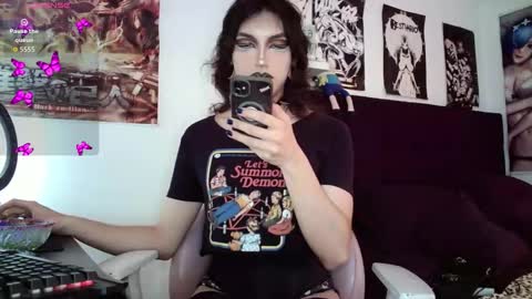 Snapshot of kiiller_queen chatting on 02-26-26, 04:17 kenny online show from 02-26-26, 04:17