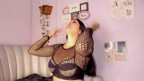 Snapshot of kiim_taaylor chatting on 02-09-25, 11:58 Kim online show from 02-09-25, 11:58