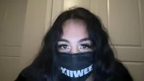 KIIWEE online show from 10-29-25, 01:30