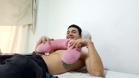 Snapshot of kikeortiz1808 chatting on 12-03-25, 01:42 C e v o 1824 online show from 12-03-25, 01:42