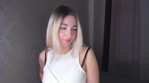 Bella online show from 11-20-25, 11:43