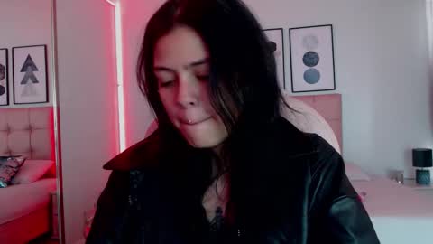 Snapshot of kiki_cams chatting on 01-09-26, 09:38 kIKI online show from 01-09-26, 09:38