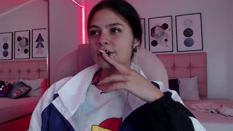 Snapshot of kiki_cams chatting on 01-15-26, 10:02 kIKI online show from 01-15-26, 10:02