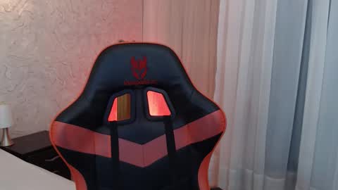 Snapshot of kiki_cams chatting on 02-28-26, 04:24 kIKI online show from 02-28-26, 04:24