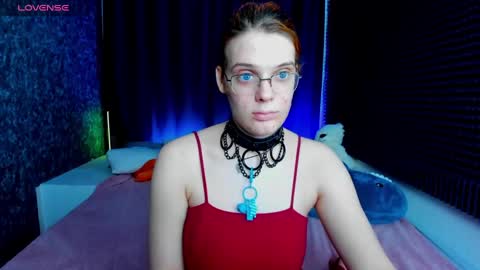 Kiki online show from 01-11-25, 01:32
