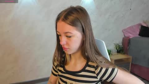 Kiki online show from 05-17-26, 01:03