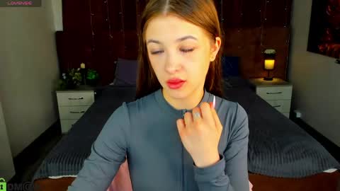 Kiki online show from 05-27-26, 01:02