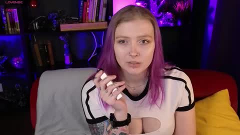 Snapshot of kiki_shay chatting on 02-05-26, 09:41 Kiki online show from 02-05-26, 09:41