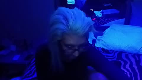 Snapshot of kikilovespartylights chatting on 12-29-24, 12:34 kikilovespartylights online show from 12-29-24, 12:34