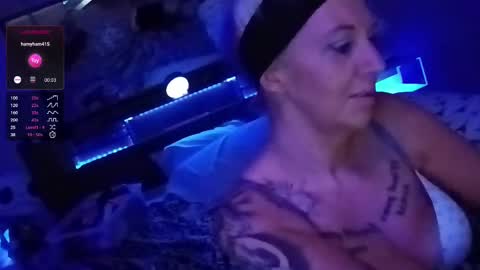 Snapshot of kikilovespartylights chatting on 02-07-25, 11:01 kikilovespartylights online show from 02-07-25, 11:01