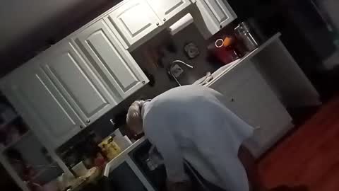 Snapshot of kikilovespartylights chatting on 02-16-25, 09:37 kikilovespartylights online show from 02-16-25, 09:37